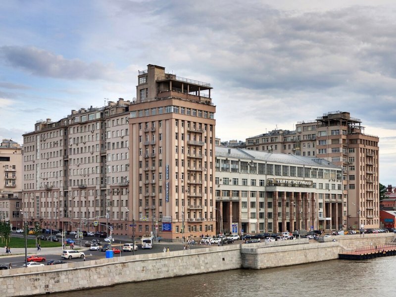 Дом на Котельнической набережной Москва-реки. ул. Серафимовича, 2.