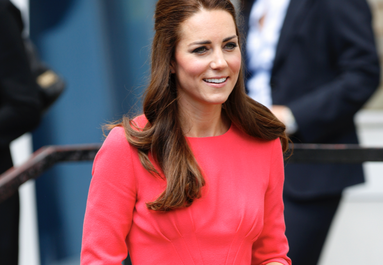     Королевский цвет! Учимся носить коралловый, как принцессы