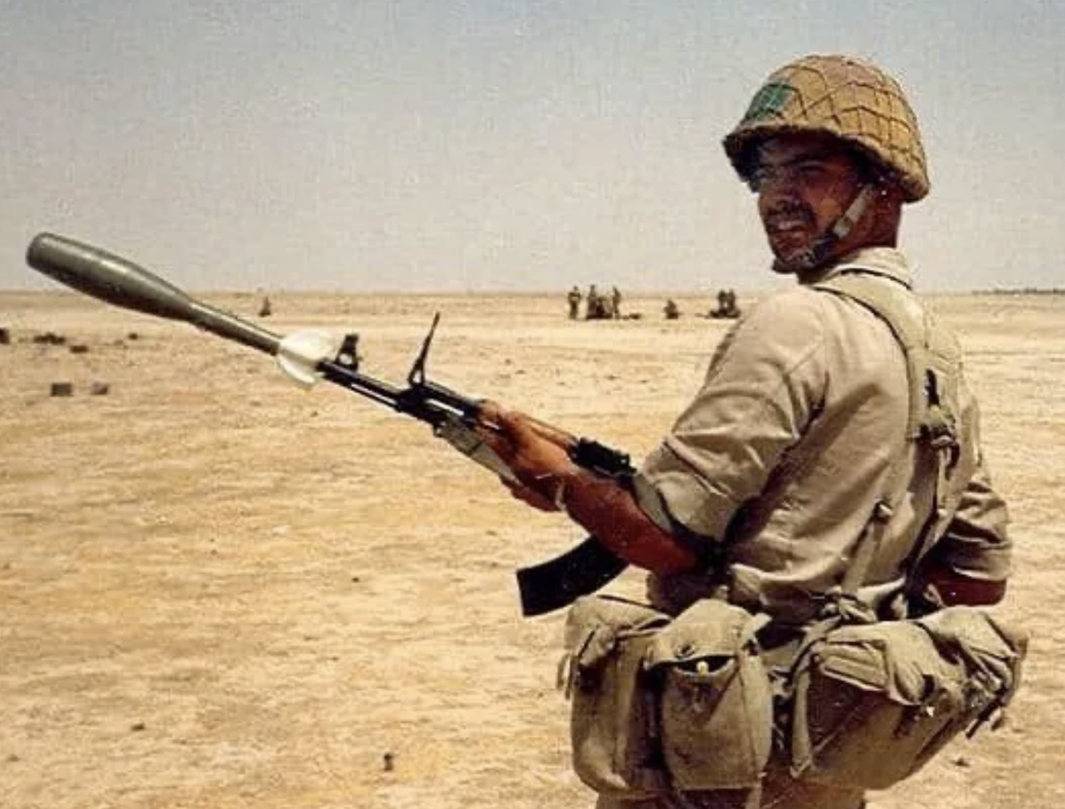 Агс-40 балкан. Станковый гранатомет агс-17 «пламя». Винтовочный гранатомет м 1 гаранд. Винтовочная граната сша м31. Стреляет гранатами.