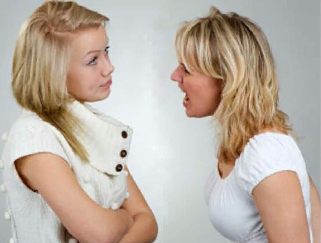 Наглая сестра.