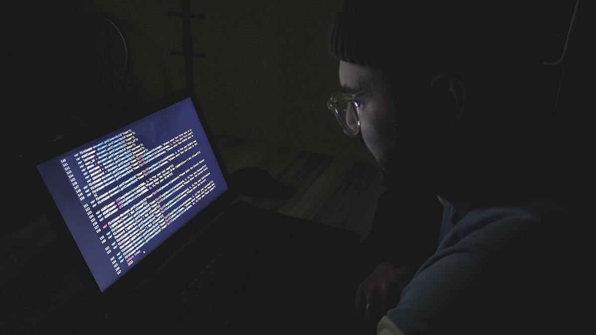     Житель Сюмсинского района Удмуртии так сильно хотел стать криптоинвестором и разбогатеть, что дважды за несколько месяцев стал жертвой мошенников. Об этом сообщает пресс-служба МВД по Удмуртской Республике.