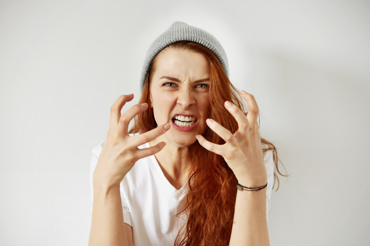 <a href="https://www.freepik.com/free-photo/close-up-isolated-portrait-young-annoyed-angry-woman-holding-hands-furious-gesture_10272338.htm#query=%D0%B7%D0%BB%D0%BE%D1%81%D1%82%D1%8C%20%D0%BD%D0%B0%20%D1%81%D0%B5%D0%B1%D1%8F&position=27&from_view=search&track=ais">Image by wayhomestudio</a> on Freepik