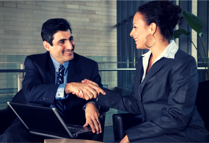 Акустические невербальные средства общения. Невербальное общение людей. Конфликт в коллективе. Повторение позы собеседника. Подражание.