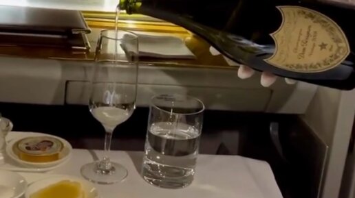 Леонид Брют | Обслуживание пассажиров Первого класса на рейсах «Fly ...