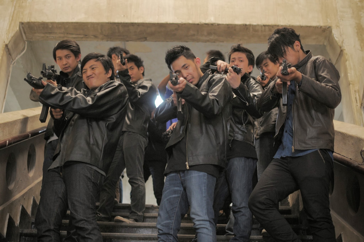 Азиатские боевики. Рейд фильм 2011. Рейд 2 the Raid 2 Berandal 2014 Постер. Рейд 2 фильм 2014 Кадзуки Китамура
