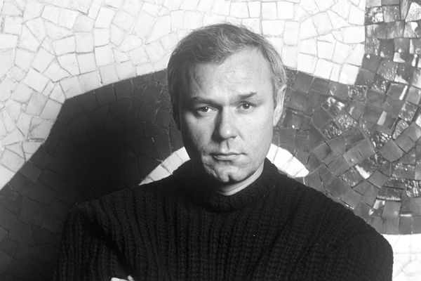 Она вошла в его жизнь легко и естественно. Ей было 38, ему за 50, когда они встретились, и больше не расставались1