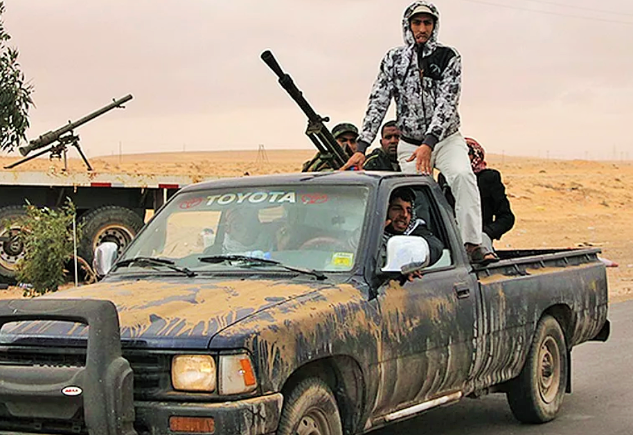 Фото авто террористов. Toyota Hilux ИГИЛ. Джихад мобиль Тойота Хайлюкс. Митсубиси л200 джихад мобиль. Тойота Хайлюкс Сирия.