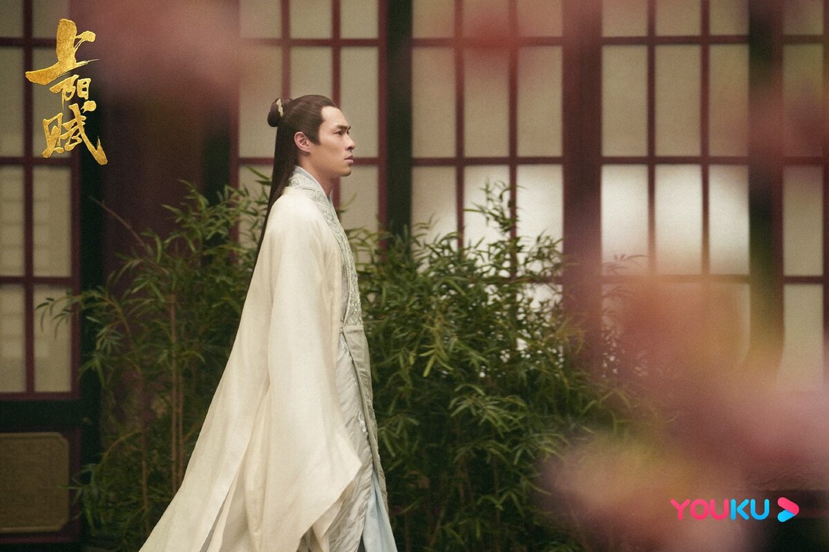 По плану -- вот это тот самый, "за кого", младшенький сыночек Императора