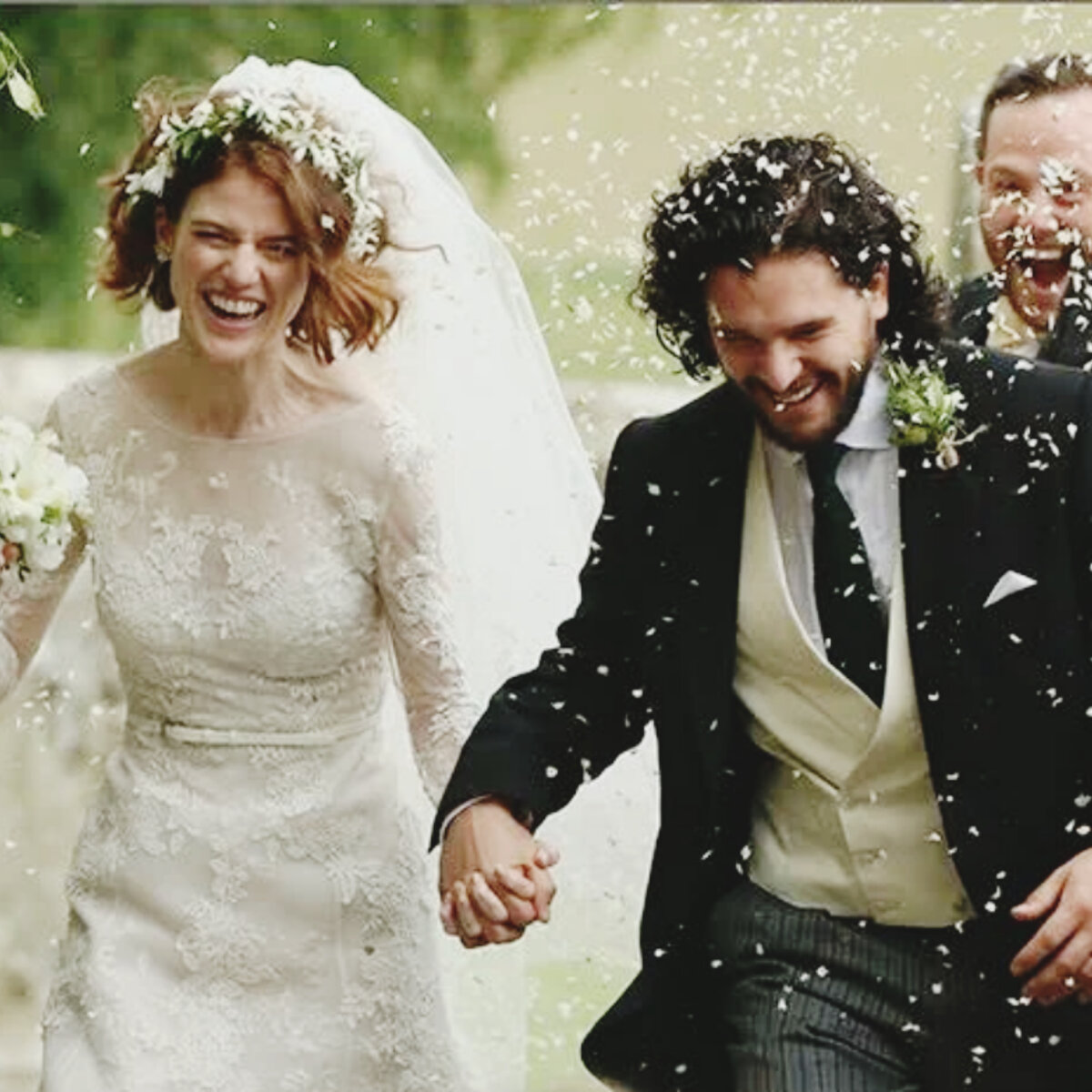 «Лучшим периодом за все время съемок были те три недели в Исландии, когда мы снимали второй сезон.  Места там очень красивые, северное сияние просто волшебное, а главное, там я влюбился», – сообщил Кит своим фанатам.