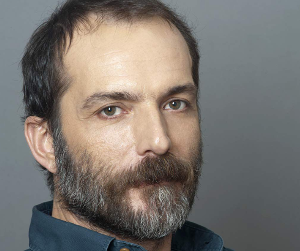 Кадр из сериала "Терапевт"