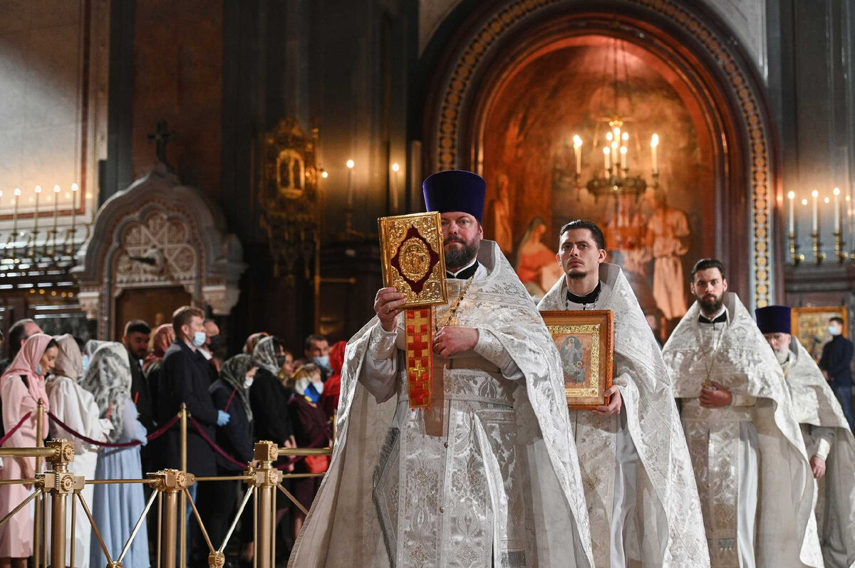 Пасхальная служба в храме Христа Спасителя 2014. Пасхальная служба в храме Христа Спасителя 2018. Пасхальная служба в храме Христа Спасителя 2017. Пасхальная служба в храме Христа Спасителя 2015.