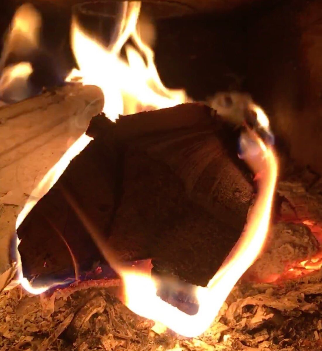 Печку протопите и золу храните! Из золы мыло варите и растения лечите!