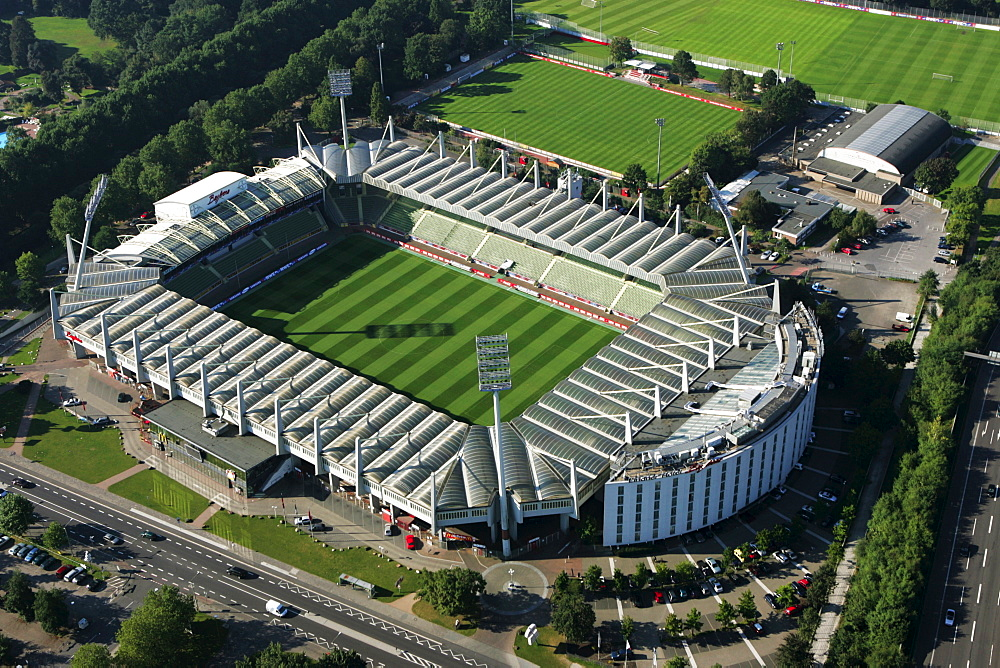 Bayarena. Бай-Арена (Леверкузен). Стадион Байер Леверкузен. Стадион «бай Арена» в Леверкузене, Германия.. Стадион Байера 04.