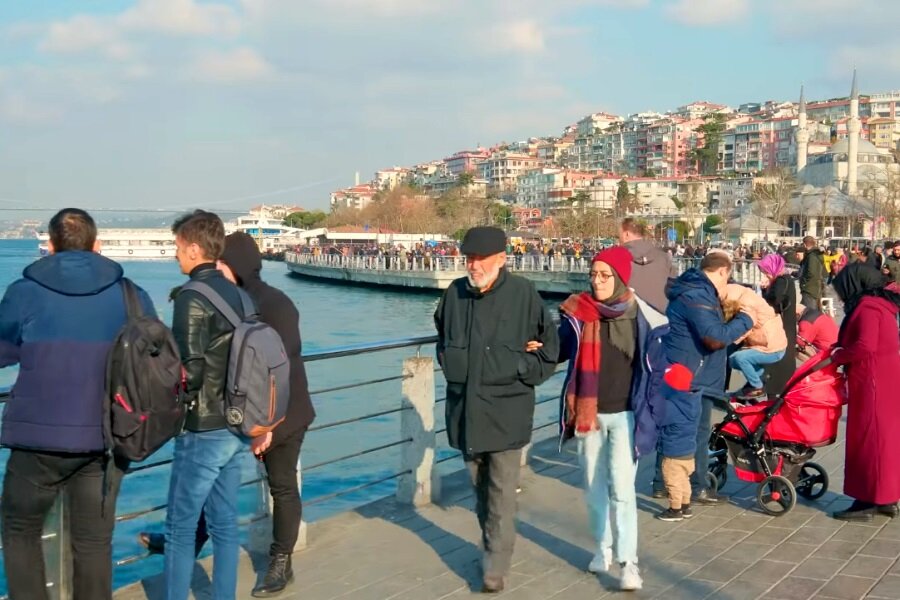 Вода в конце мая в турции. Турция в мае. 26 Мая Турция. 19 Мая праздник в Турции. Турция в мае 2024.