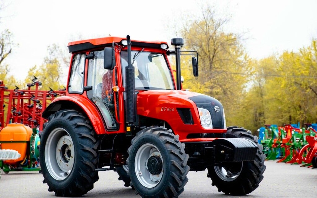Китайский трактор Dongfeng