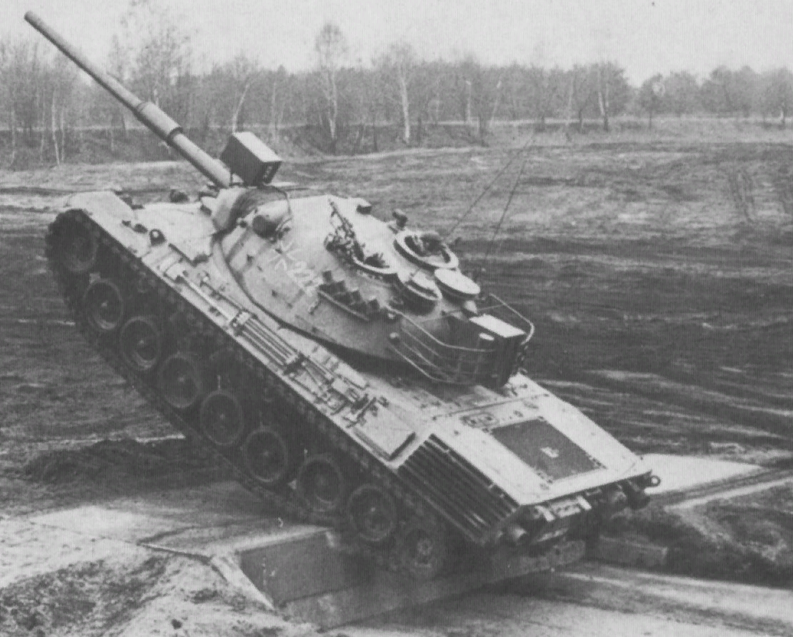 Leopard 1 am. Leopard 1 1965. Танк леопард 1. Танк леопард 1965 года. Леопард-1 ФРГ.