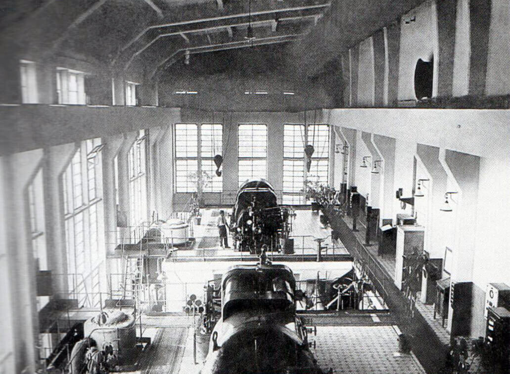 Машинный зал Краснодарской районной электростанции им. Октябрьской революции