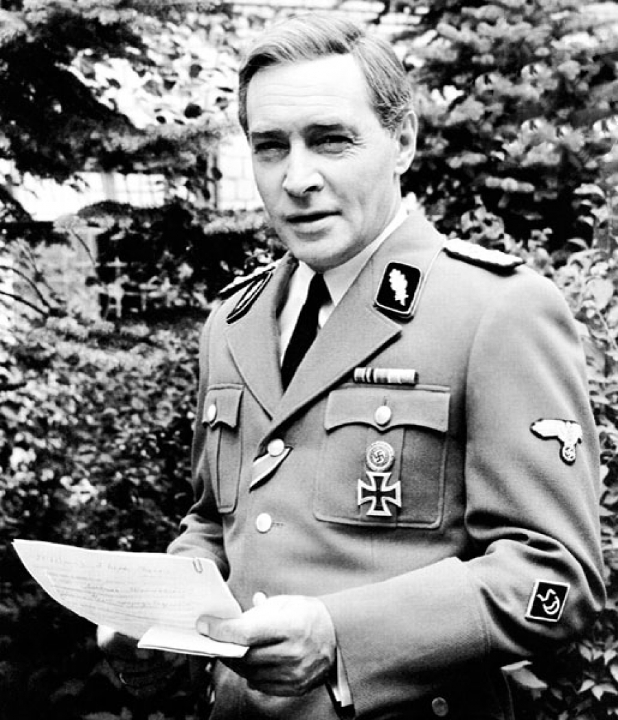 Фильм стал настоящим хитом, однако, когда в начале 1973 года он был смонтирован и его показали высокому телевизионному начальству, на голову режиссера посыпались первые упреки… Какие скандалы вызвал-21