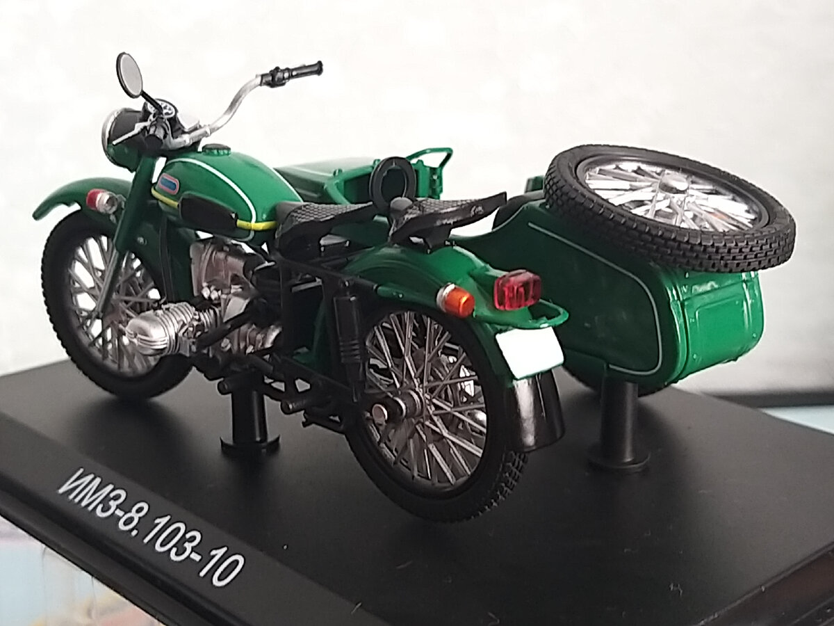 Модели мотоциклов Yamaha из бумаги
