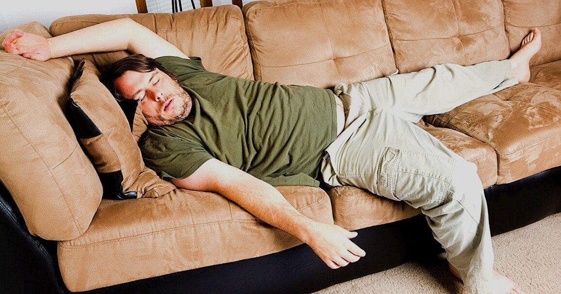 Самая трудная задача у безработного лаботряса - это своевременно и, как можно более увереннее сказать своим родителям и знакомым, что сейчас на работу берут, только с опытом и только по знакомству. Картинка взята из открытых источников, для подчеркивания смысловой нагрузки публикации