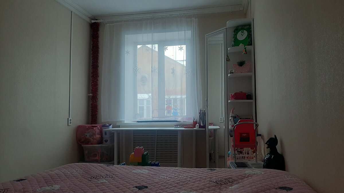 Дочкина комната, ещё не вся мебель была.