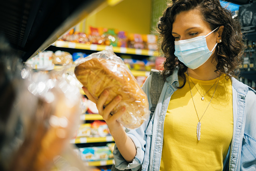 Не люблю я всякие добавки, химию, тем более не хочется видеть химию в хлебе, ведь хлеб мы едим каждый день.