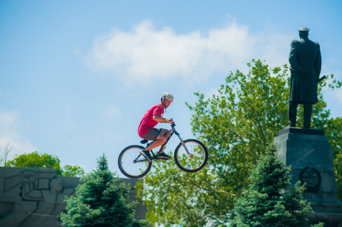 Участник велопробега в Севастополе / Фото Юлии Блоцкой