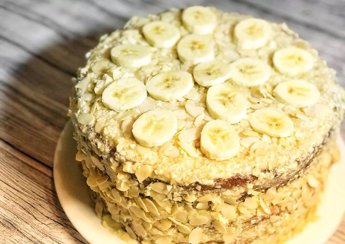 Банановый торт без выпечки. Банановый рай торт творожный. Торт без выпечки с бананом. Банановый торт быстро. Банановый торт из ярче.