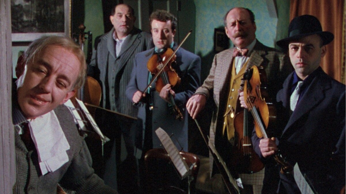 Три выдающиеся британские комедии, которые должен посмотреть каждый ...