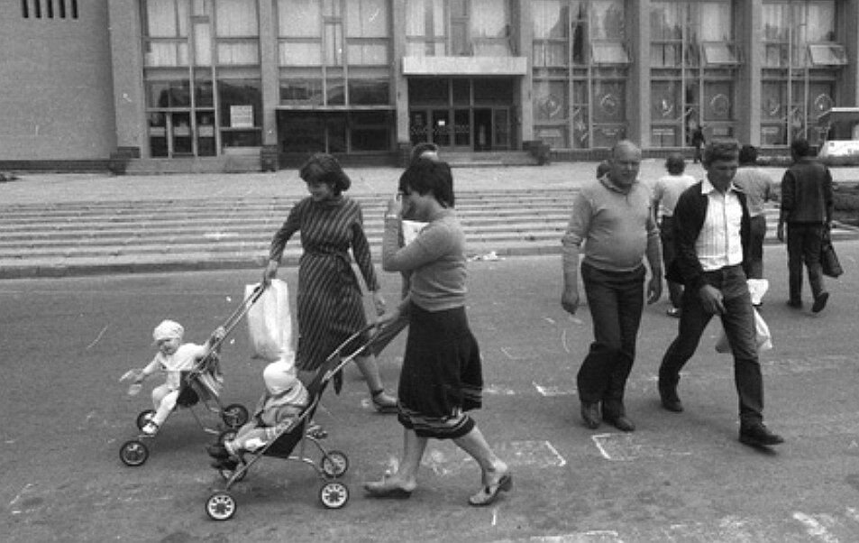 А это 1985 год. Автор: Всеволод Тарасевич. К сожалению, в нашем личном архиве оказались не все модели :)) 