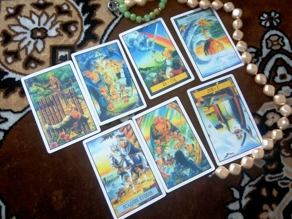 Таро-расклад для Близнецов на ближайший месяц