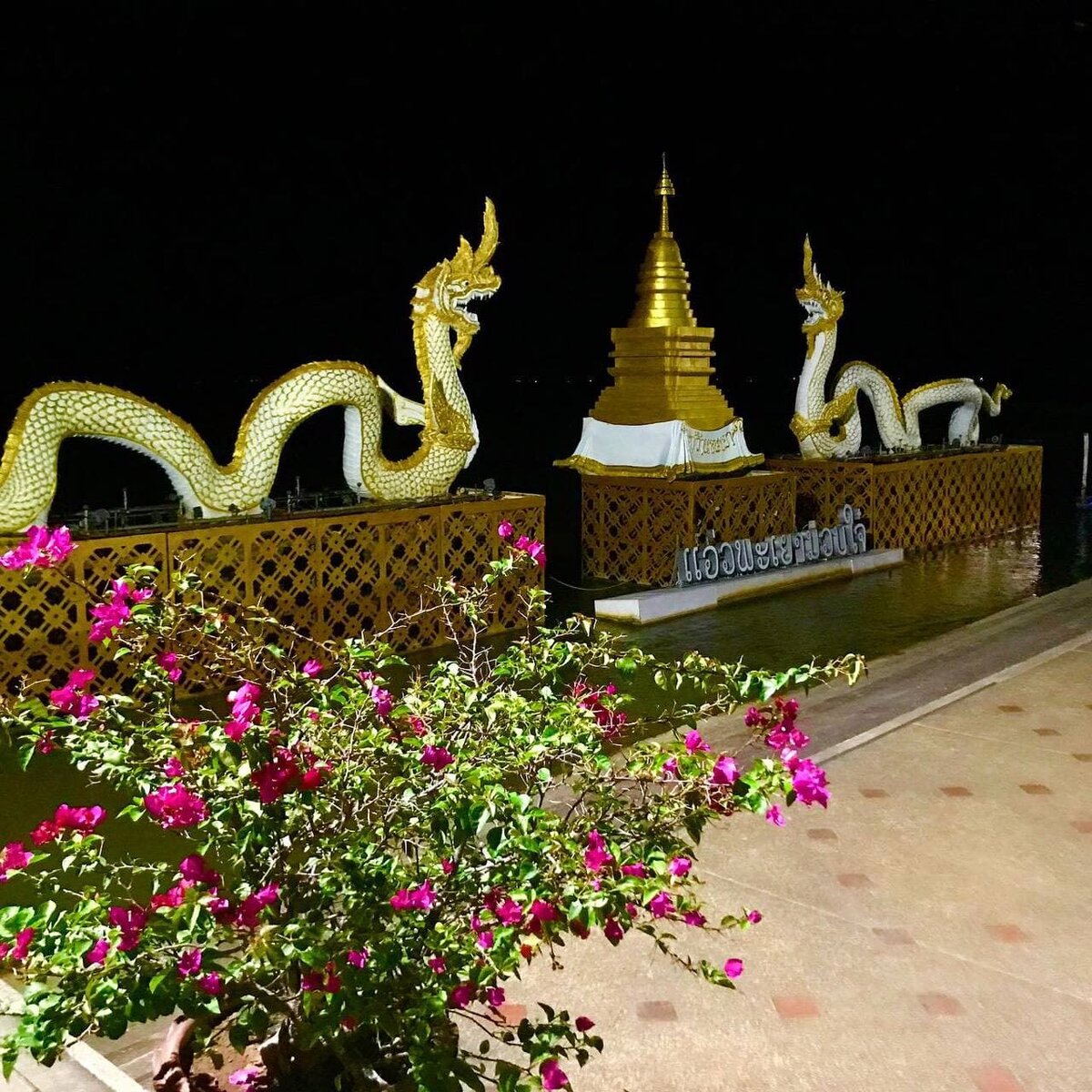 Жемчужина севера - Пхаяо. Прекрасный город Пхаяо, расположенный на берегу одноимённого огромного озера на севере Королевства Таиланд. Рекомендую посетить.-2