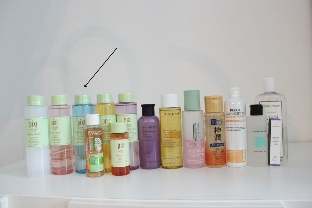 Мои запасы тоников - кажется, тут наберется пара-тройка литров 😅