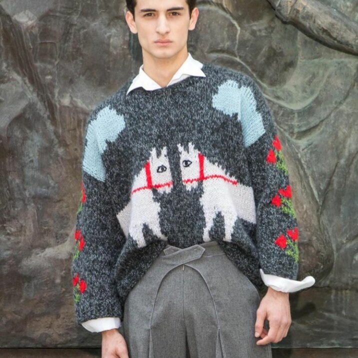 -Не для вас, курицы, мать орла растила!.. Дизайнер Sofio Gangliashvili.