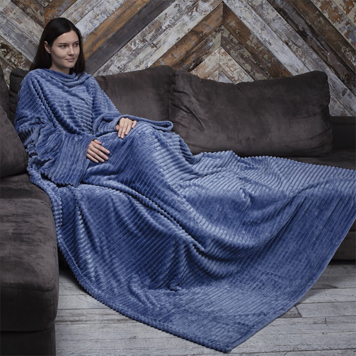 Плед с рукавами Gekoko Premium «Васильковый», 2990 руб.