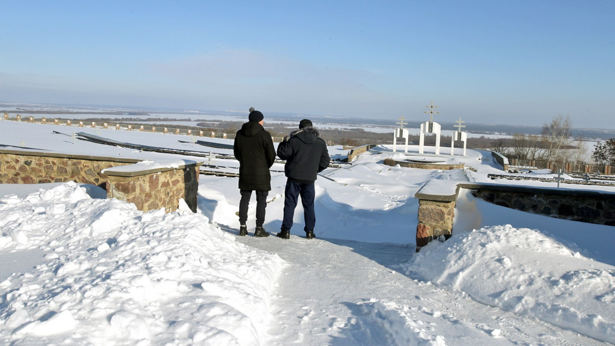 Про помпезное кладбище для оккупантов, сильных женщин и безлимитные  проездные — свежий номер «МОЁ!» | МОЁ! Online. Воронеж | Дзен