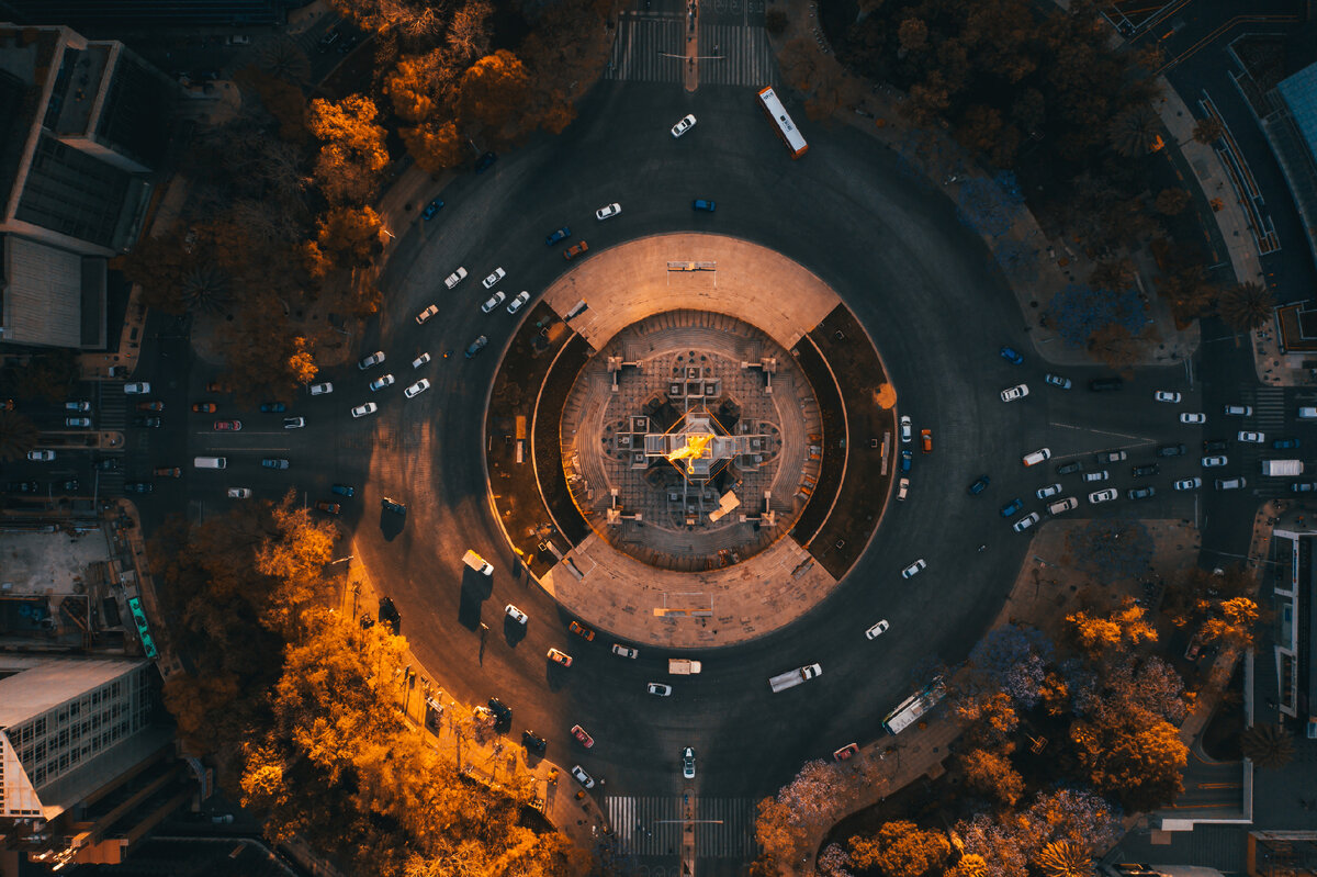 Везде есть вход и выход(Фото автора Mikhail Nilov: Pexels)