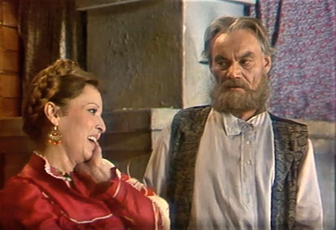 Кадр из телеспектакля "На бойком месте" (1986)