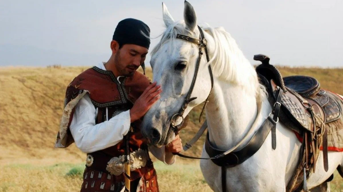 Решившись биться со злом, не жди человека в помощники 