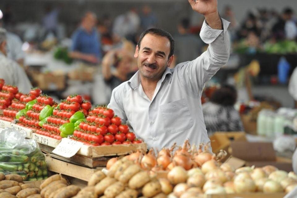 Почему азербайджанцы торгуют на рынке помидорами? | Азербайджан - страна  огней | Дзен