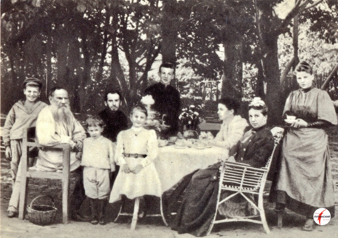 Лев Толстой требовал от жены рожать еще и еще, а о будущем детей не заботился