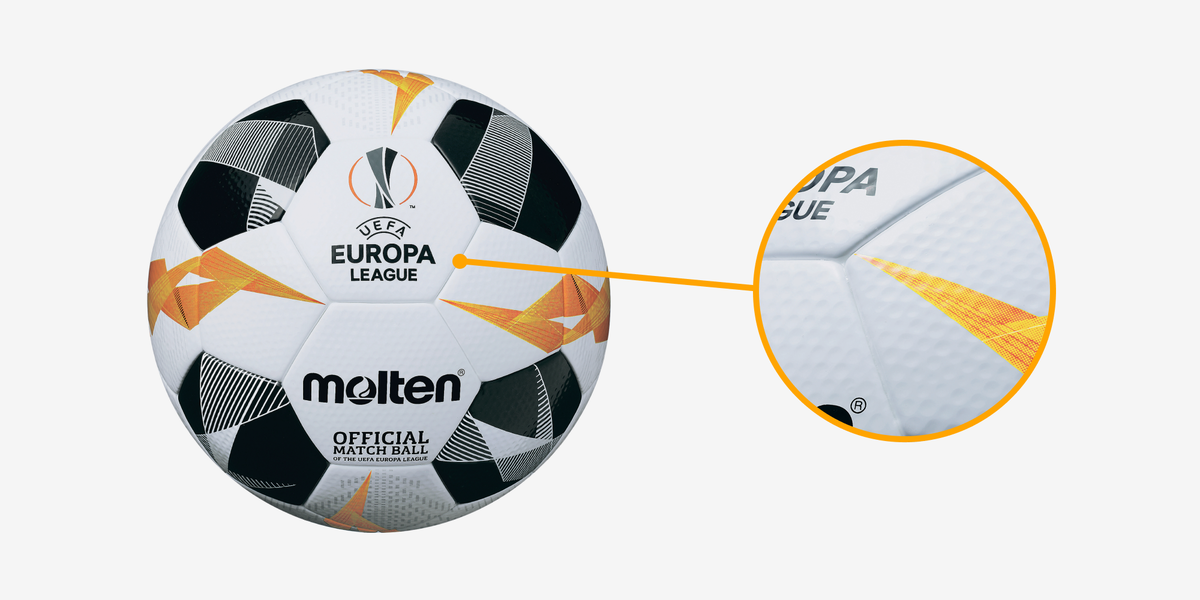 Если стежки есть, то они ровные и максимально зажаты в углублениях, чтобы не нарушать аэродинамику.