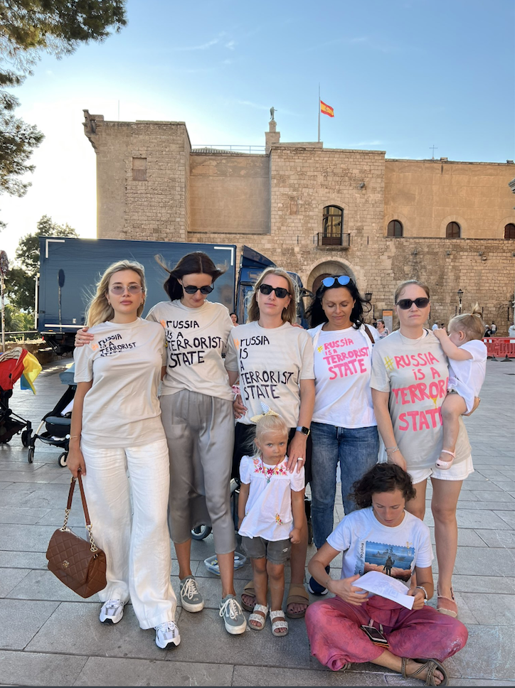 чья бы свинюшка мычала...