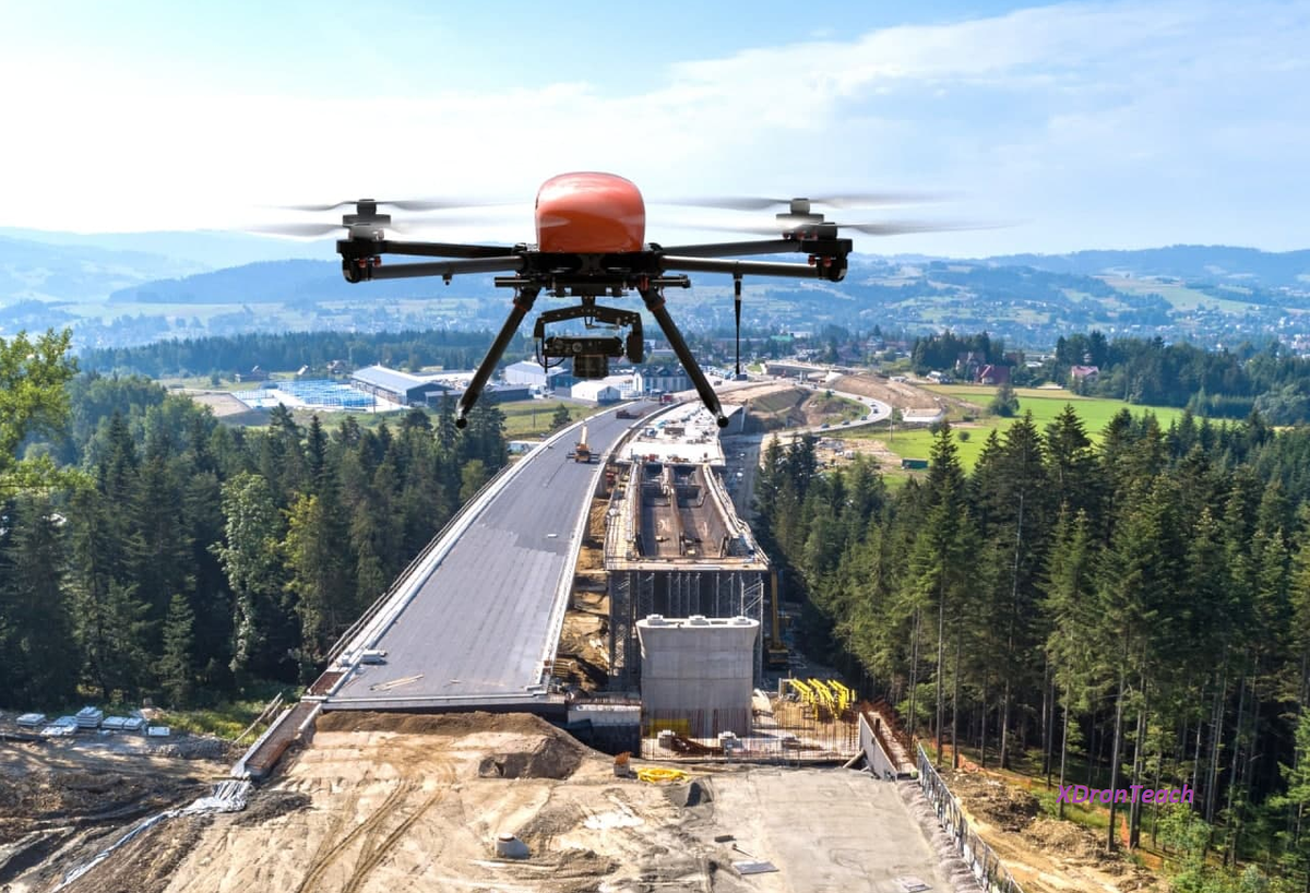 Дрон с широкими посадочными опорами