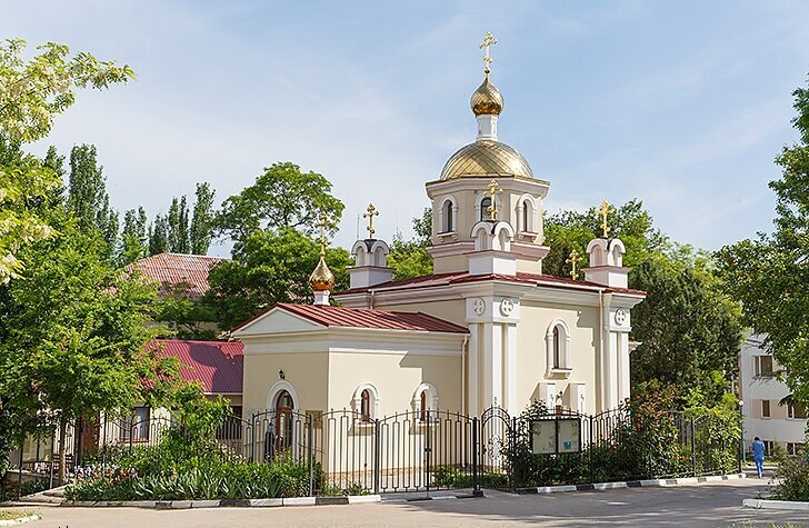 Православный храм, построенный в честь Святителя Луки (В.Ф. Войно-Ясенецкого) в Севастополе (Крым).