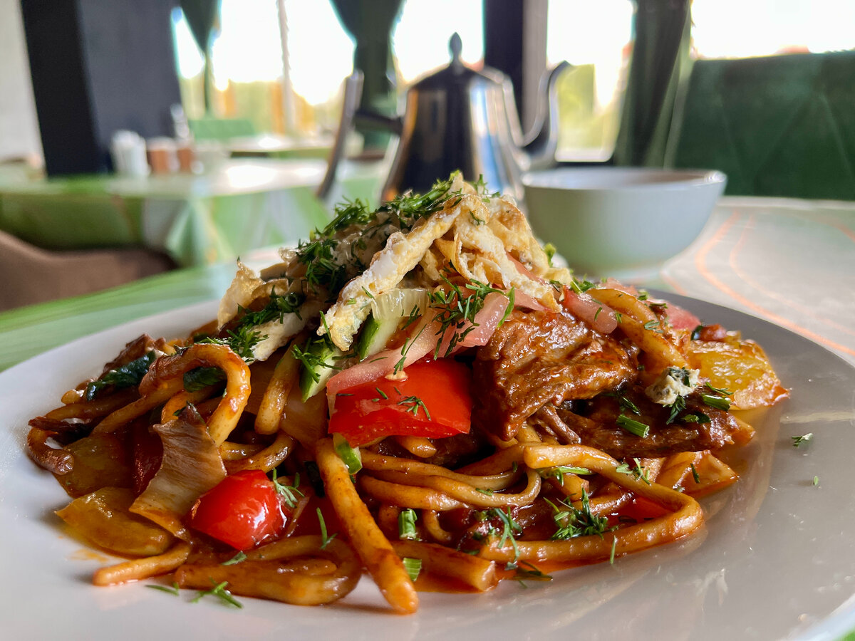 Жареный лагман в чайхане Халяль