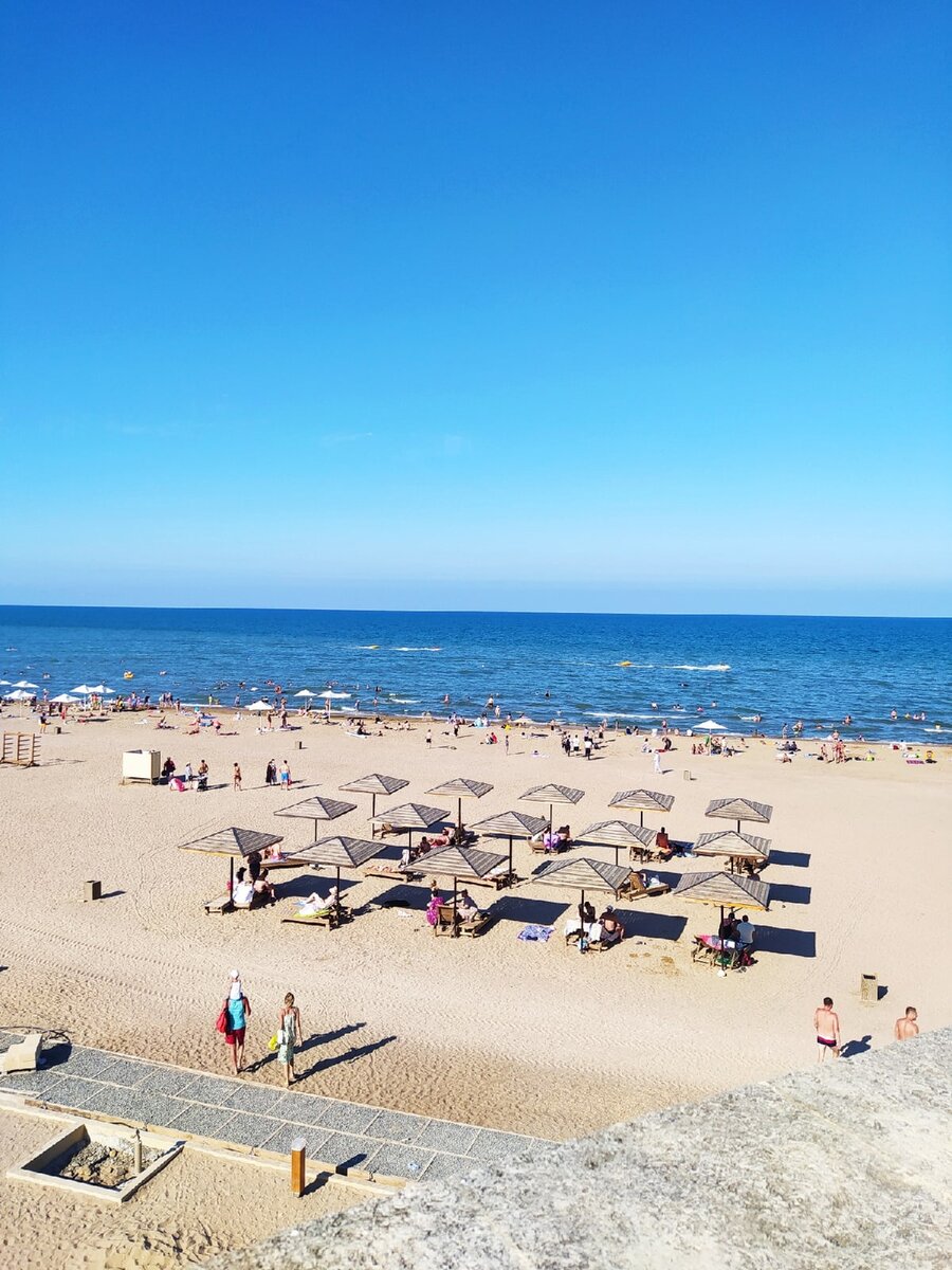 Пляж в Дербенте, фото из личного архива