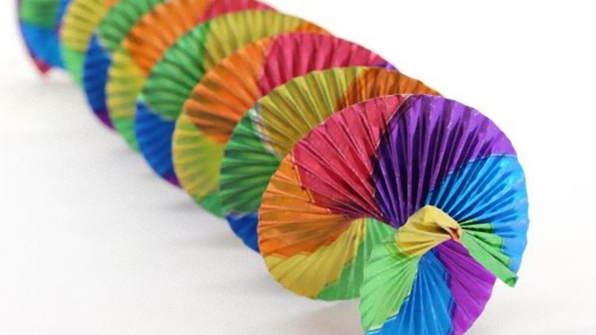    Разноцветная гирлянда из бумаги:Needpix