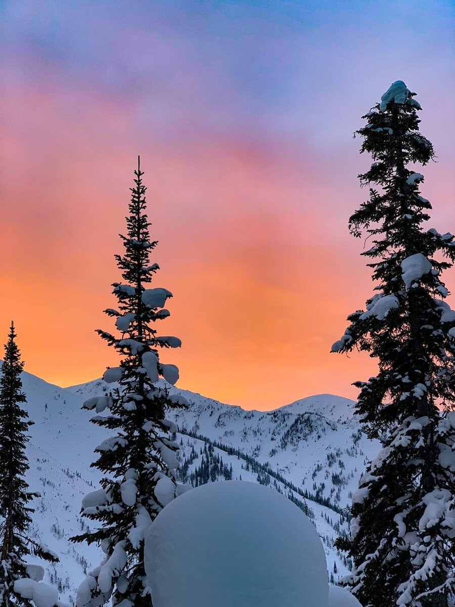 А в Сибири, кстати, наступила зима. Рассвет на Мамае.