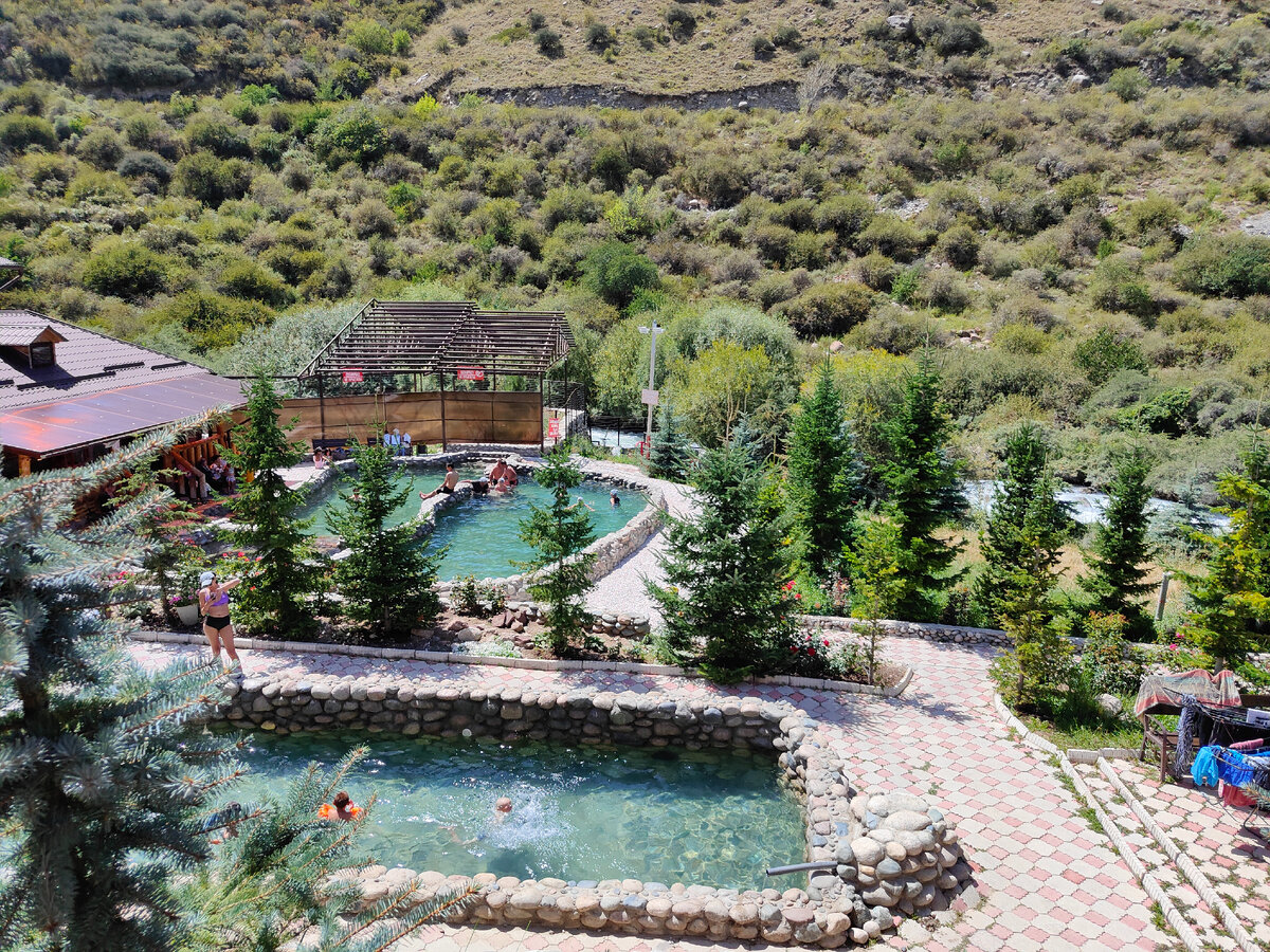 Частные, термальные, природные источники в ущелье с. Ак Суу (быв. Теплоключенка)